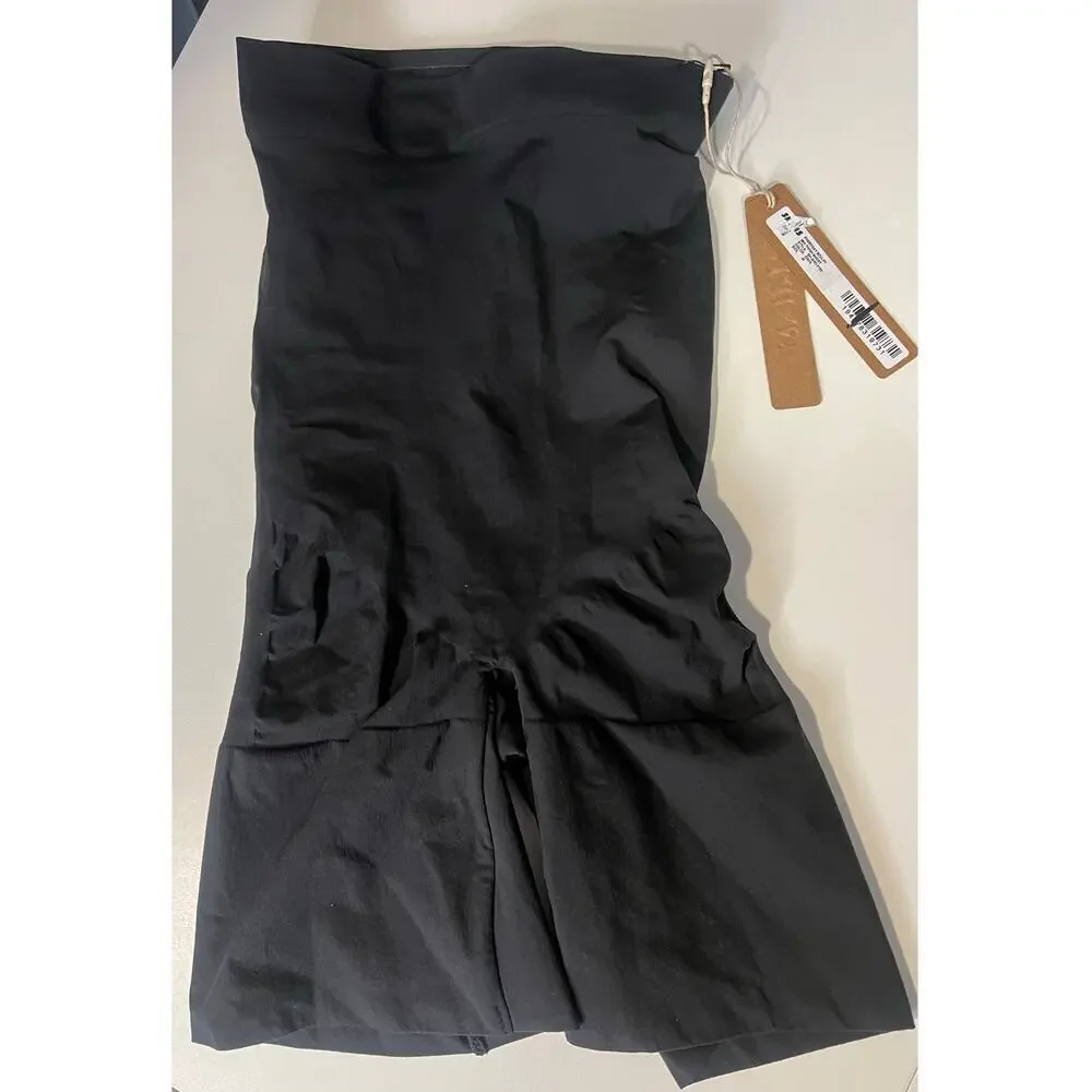 NWT Skims Everyday Sculpt Mid Thigh Short in Medium